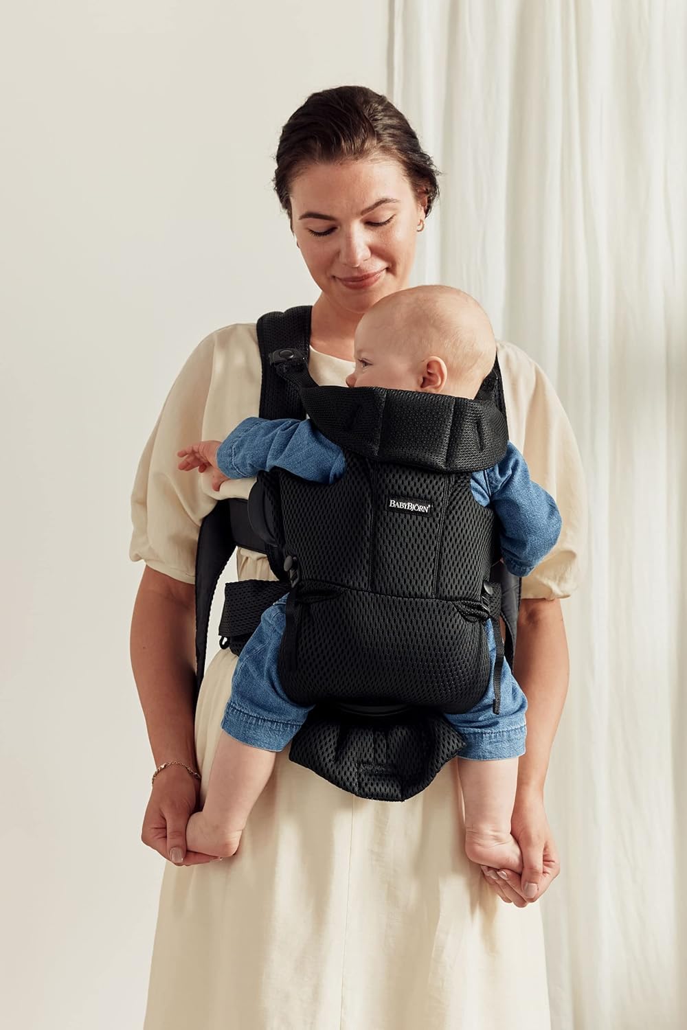 BabyBjörn Baby Carrier Free