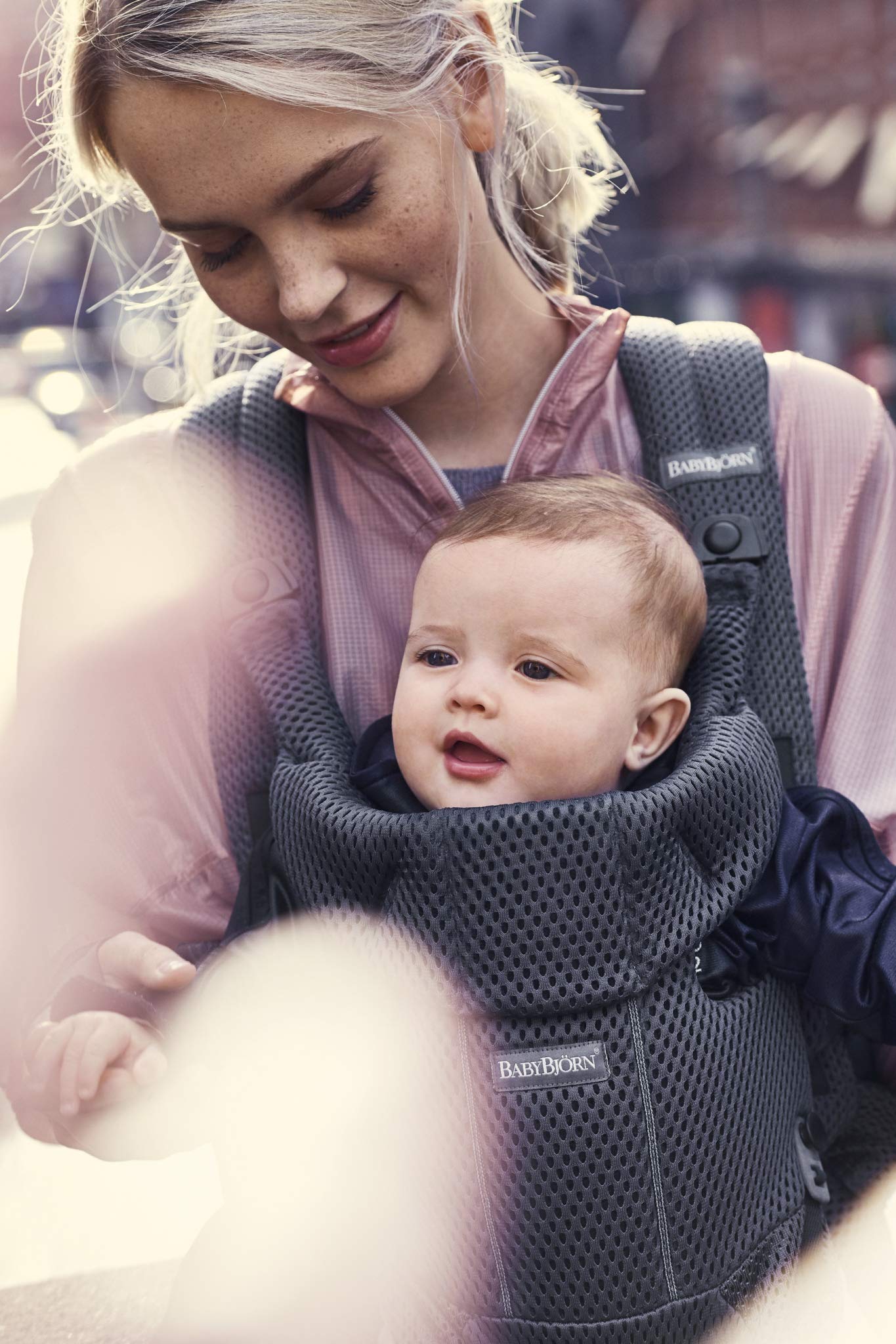 BabyBjörn Baby Carrier Free